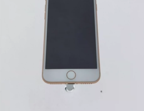 美女自用一手机器 iPhone  8   ...