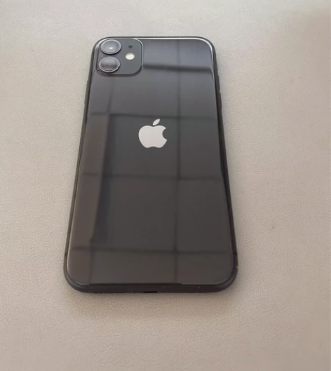 苹果11午夜色,国行64g,双卡,换过电池...