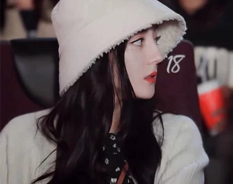 热巴同款白色羊羔毛渔夫帽子女秋冬百搭保暖毛...