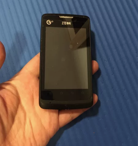 中兴手机 机器可正常使用  只有手机 无充...