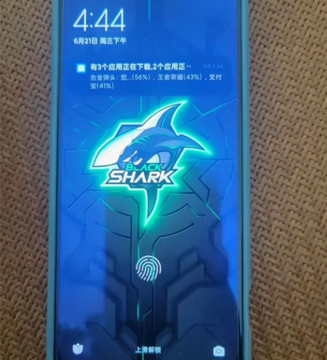 黑鲨3 12＋256嗷嗷的  功能一切正常...