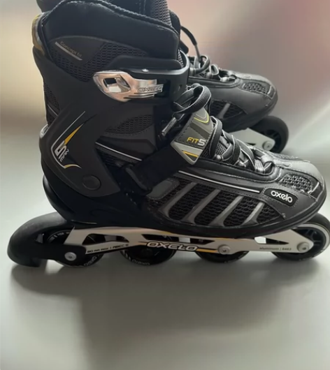 迪卡侬滑冰鞋溜冰鞋，吊牌在，没穿过。43码...