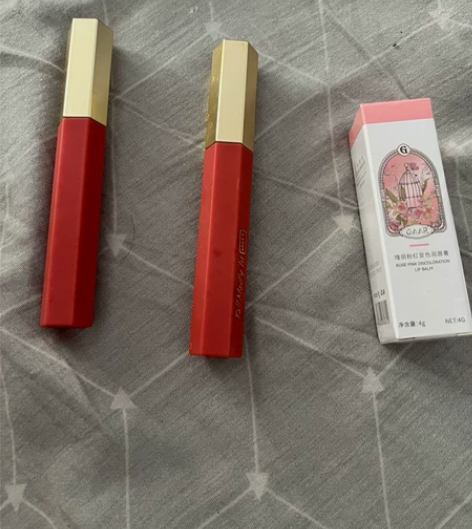 瑰丽粉红变色润唇膏，全新，我姐给我的，用不...