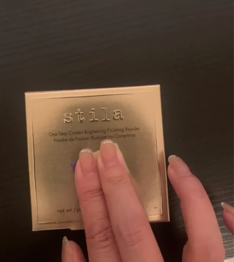 stila四色修容蜜粉饼，全新未拆封，2023年九月底到期，...