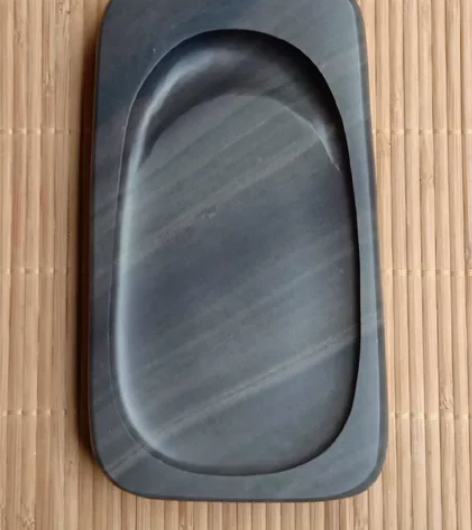 端砚,宋坑。有火捺,彩带,石质幼嫩,滋润,...