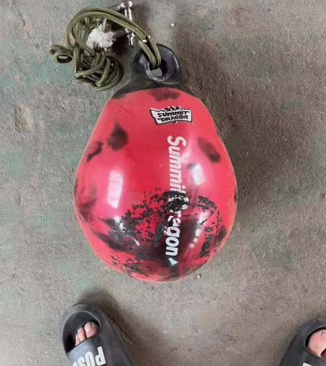 拳击水袋    灌水沙袋 里面灌水的感兴趣...