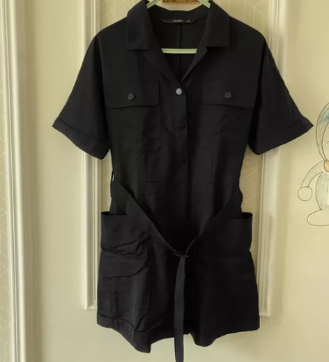 歌莉娅连体短裤M码  没穿过 压在衣柜里有...