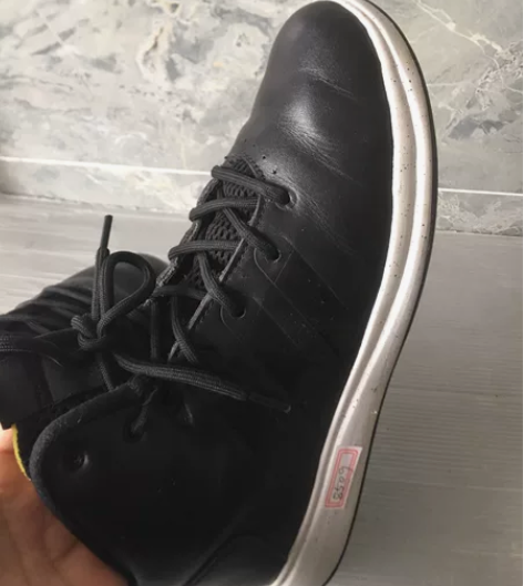 二手正品阿迪40.5码透气休闲运动鞋  保...