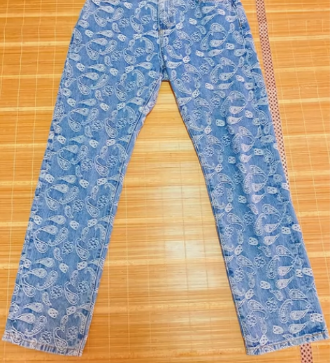 s45腰果花长裤牛仔裤 l码 上身也是个位...