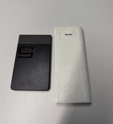 华为充电宝+贝斯特充电宝 出闲置 一个40...