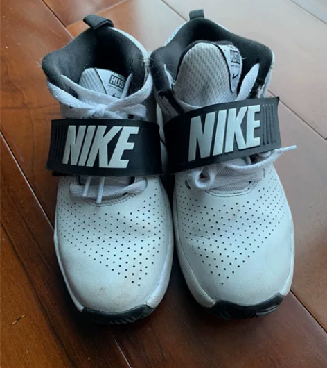 Nike 儿童篮球鞋 尺码2Y 内长21c...