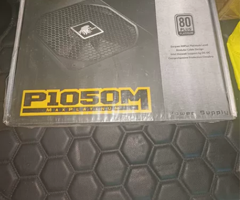 全新未拆封 白金认证 1050W 模组 安...