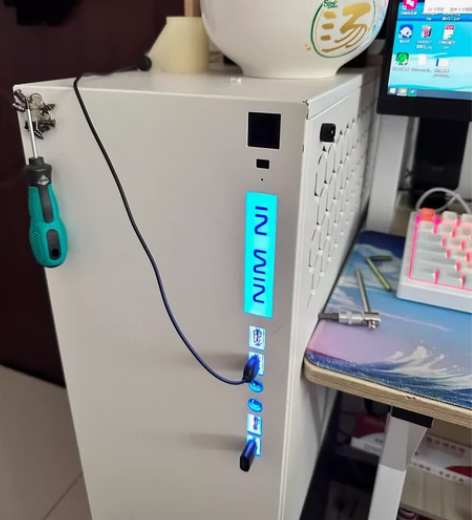 迎广303机箱 没有显卡支架其他配件齐全，...