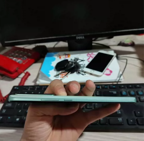 激活8天红米k60pro成色10新、全套捡...