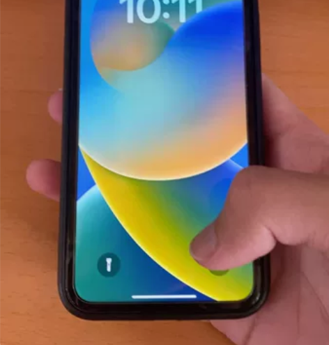 ?自用iPhone XR红色，所有功能正常...
