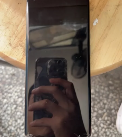 一加9pro 12+256 战损版，屏幕有...