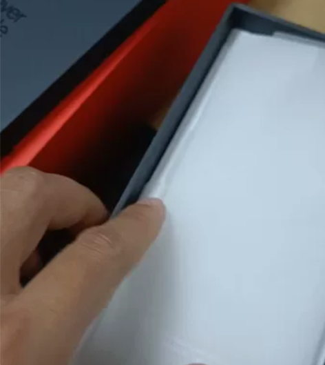 ?一加11 16+256黑色，全套片纸不少...