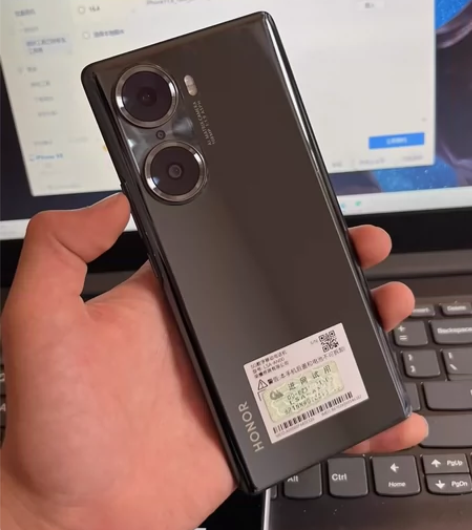 新收荣耀60 8?256G纯原装 成色95...