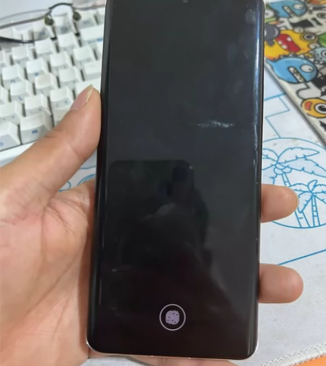 自用白色magic4 8+256版本，去年...