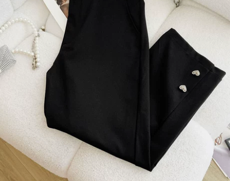 云妃秀2023年新款大码女装宽松显瘦简约装...