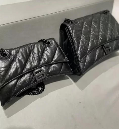 crush小号  巨好看  包有点多 低价...