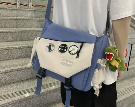 大容量斜挎包男生单肩男时尚潮牌平板邮差挎包...