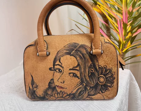 头层牛皮手绘单肩斜挎包包，可手提可单肩，有...