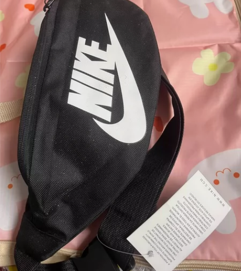 nike斜挎包 闲置售出不退不换 感兴趣的...