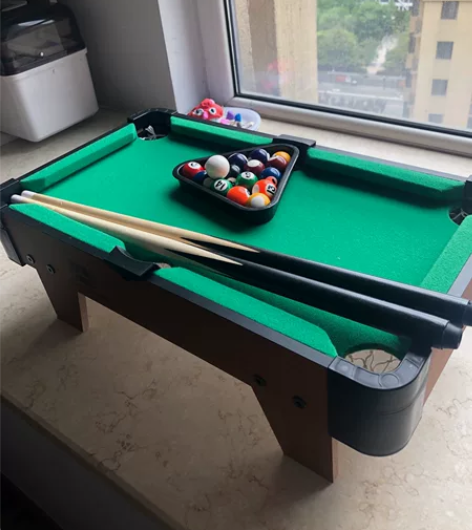 上个月朋友在滨江星光大道里给小朋友买的礼物...