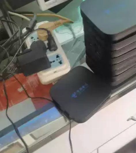 看电视机顶盒，华为悦盒，全新网络机顶盒电信...