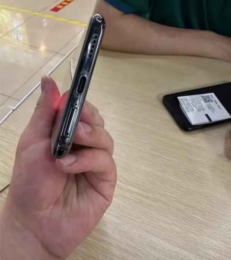 魅族17pro  顶配 黑 纯原 感兴趣的...