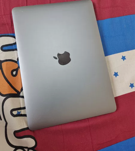 Apple MacBook  超薄苹果笔记...