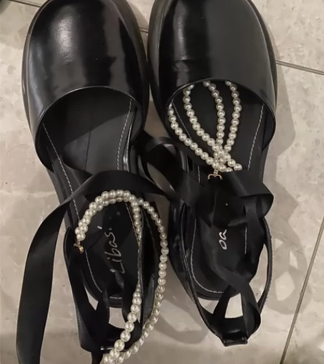 玛丽珍凉鞋，很淑女，不太适合我，38码，只...