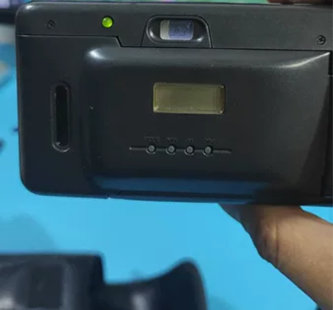 海鸥M-101D自动胶卷相机一个， 成色见...