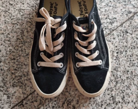 飞跃帆布鞋，36码尺码标准，穿过几次，没有...