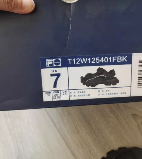 斐乐，女士凉鞋，全新，原盒在，吊牌无。尺码...