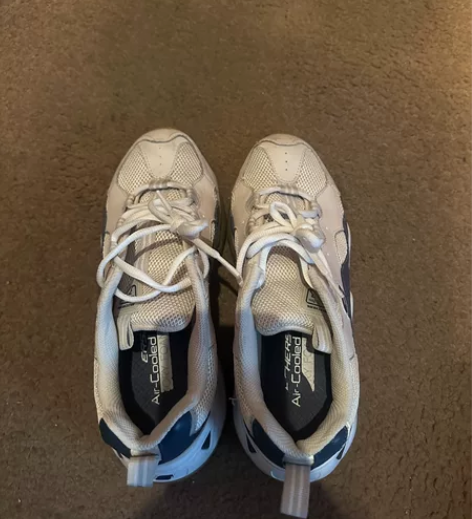 ?斯凯琪林允同款 39码数 实体店购入 下...