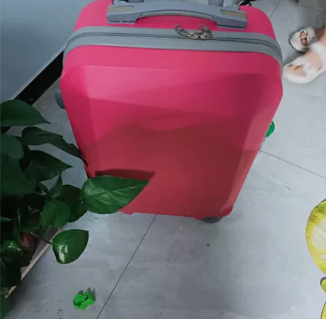 拉杆箱 感兴趣的话点“我想要”和我私聊吧～...