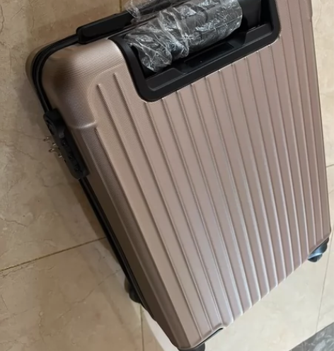 18寸拉杆箱 出售一个新的18寸34x44...