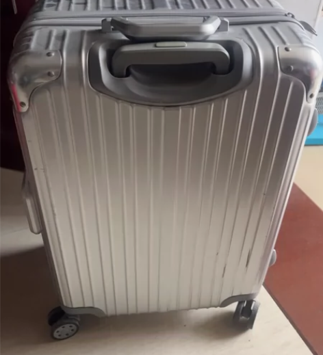 26寸行李箱，不出远门，用不到了 感兴趣的...