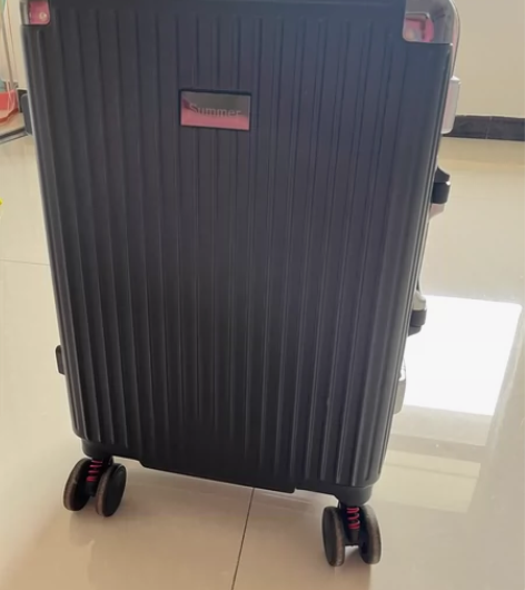 20寸的行李箱，质量非常好，实物如图所示，...