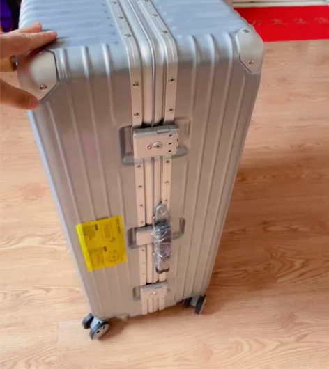 #大容量行李箱 耐摔！网易严选28英寸纯P...