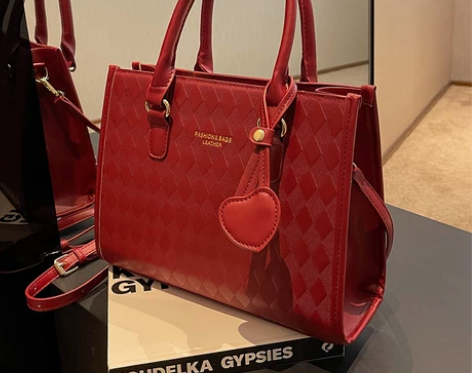 婚包高级感斜挎包包女大容量2023新款潮春...