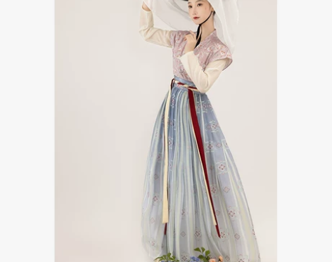 ?尺码L，颜色分类浅紫褙子+圆领衫+浅蓝下...