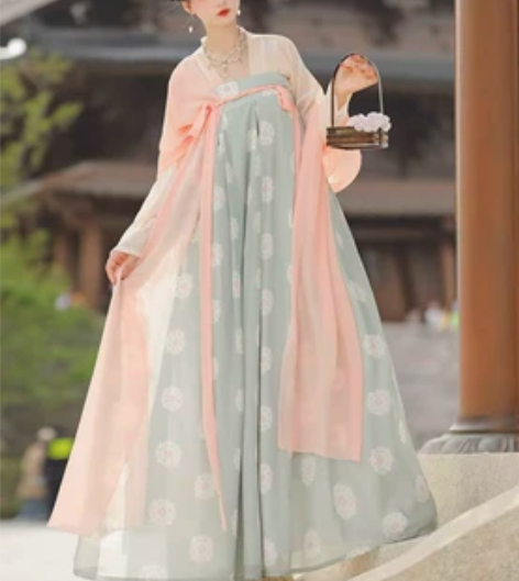 汉庭记 上衣L      裙子L