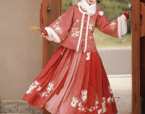 蝉佩原创明制汉服女中国风马面裙冬季立领加绒...