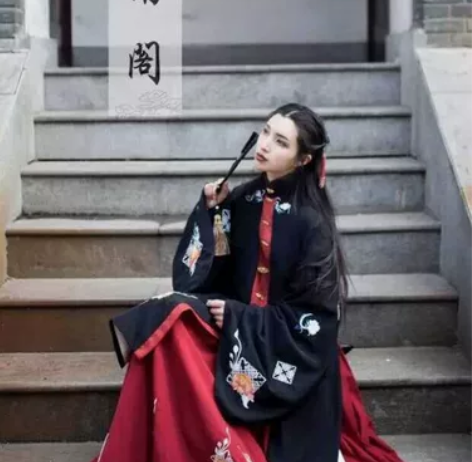 全新连吊牌 司南阁 画屏 下裙 M码 正版...