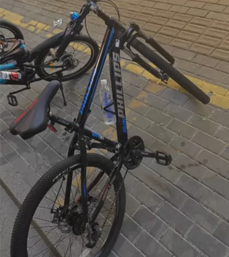 新的 好像27寸实体店900买的，骑了一次...