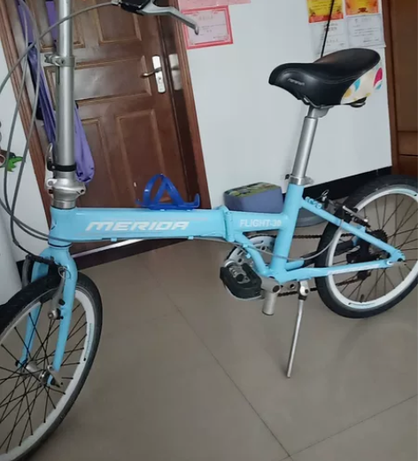 用了两年，右边变速磕过，功能正常，掉了点漆...