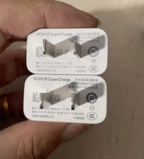 荣耀22.5Ｗ原装充电器。二手原装正品。荣...
